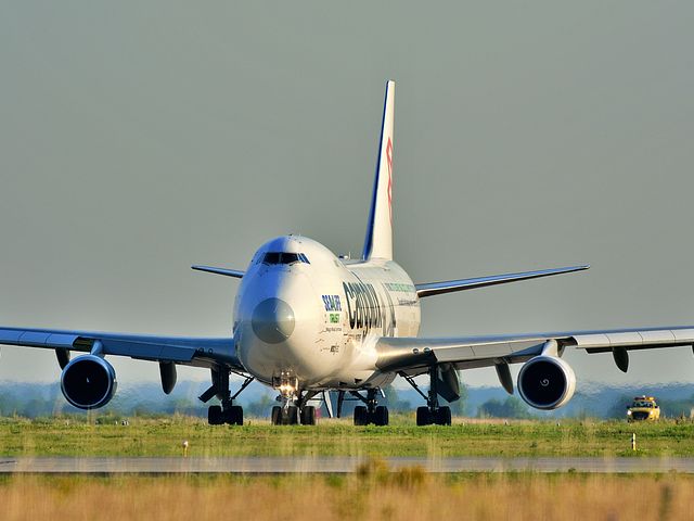 Выбор места в самолете для пассажиров с высоким ростом и длинными ногами